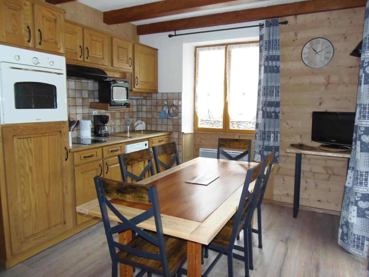 Chalet L'Aubepine Residence B&B Bessans Bagian luar foto