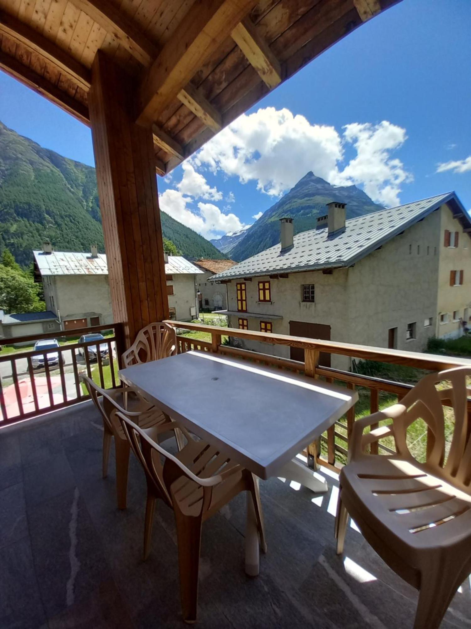 Chalet L'Aubepine Residence B&B Bessans Bagian luar foto