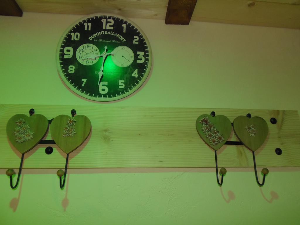 Chalet L'Aubepine Residence B&B Bessans Bagian luar foto