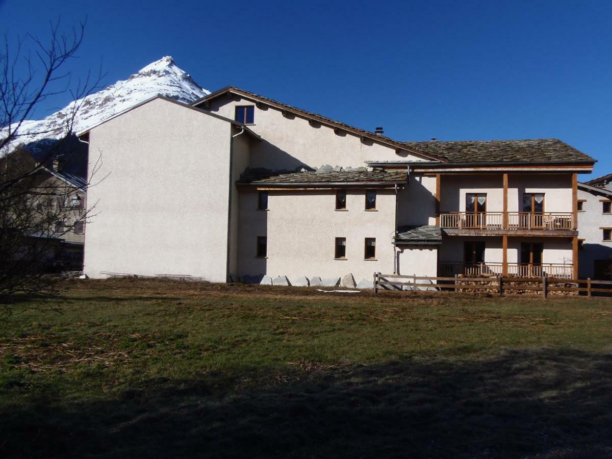 Chalet L'Aubepine Residence B&B Bessans Bagian luar foto